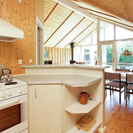 Szálloda 6 Person Holiday In 4*
